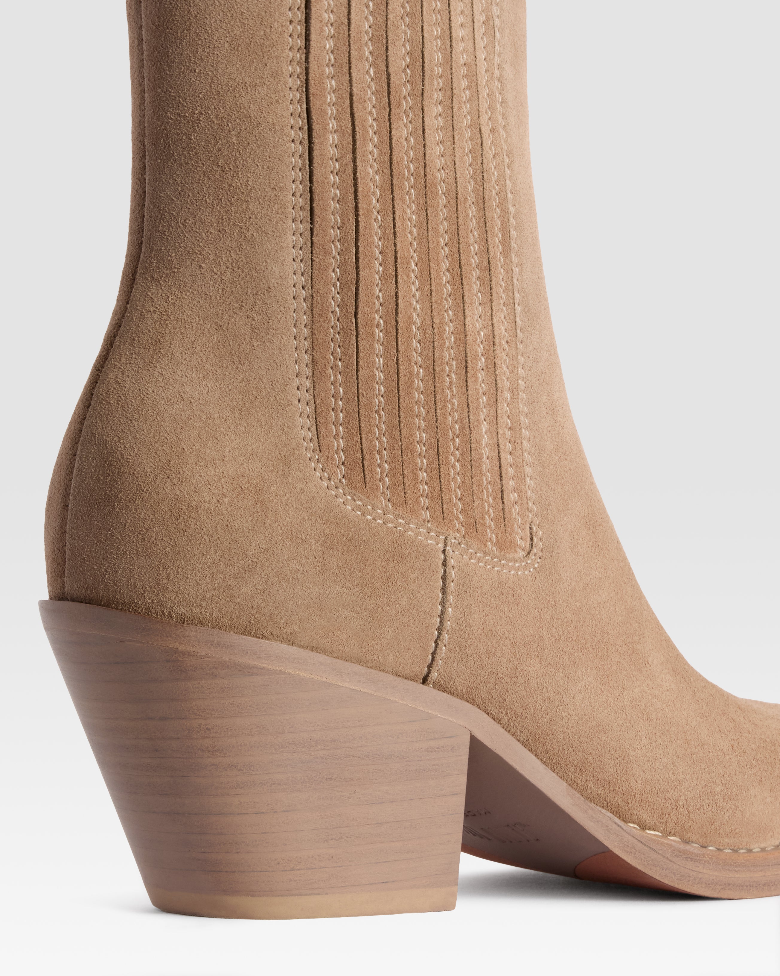 VELOURSLEDER WESTERN ANKLE BOOT MIT METALLKAPPE