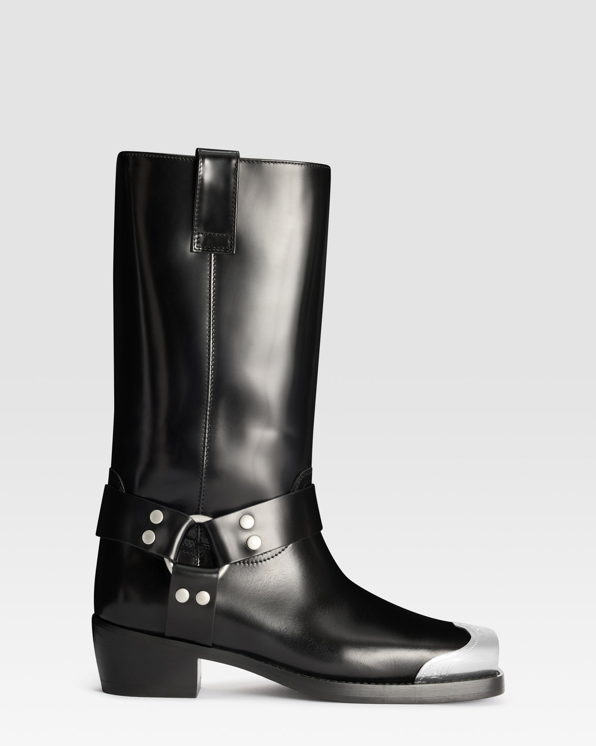 GEBURSTETER LEDERSTIEFEL MIT METALLKAPPE