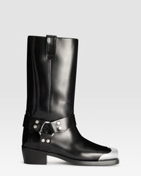 GEBURSTETER LEDERSTIEFEL MIT METALLKAPPE — BLACK