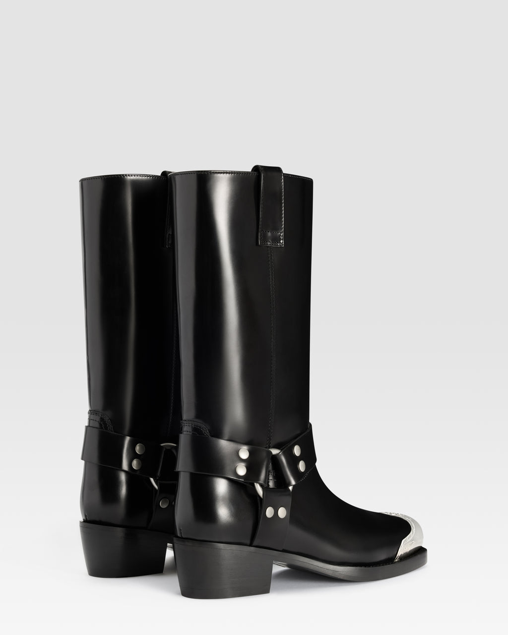 GEBURSTETER LEDERSTIEFEL MIT METALLKAPPE