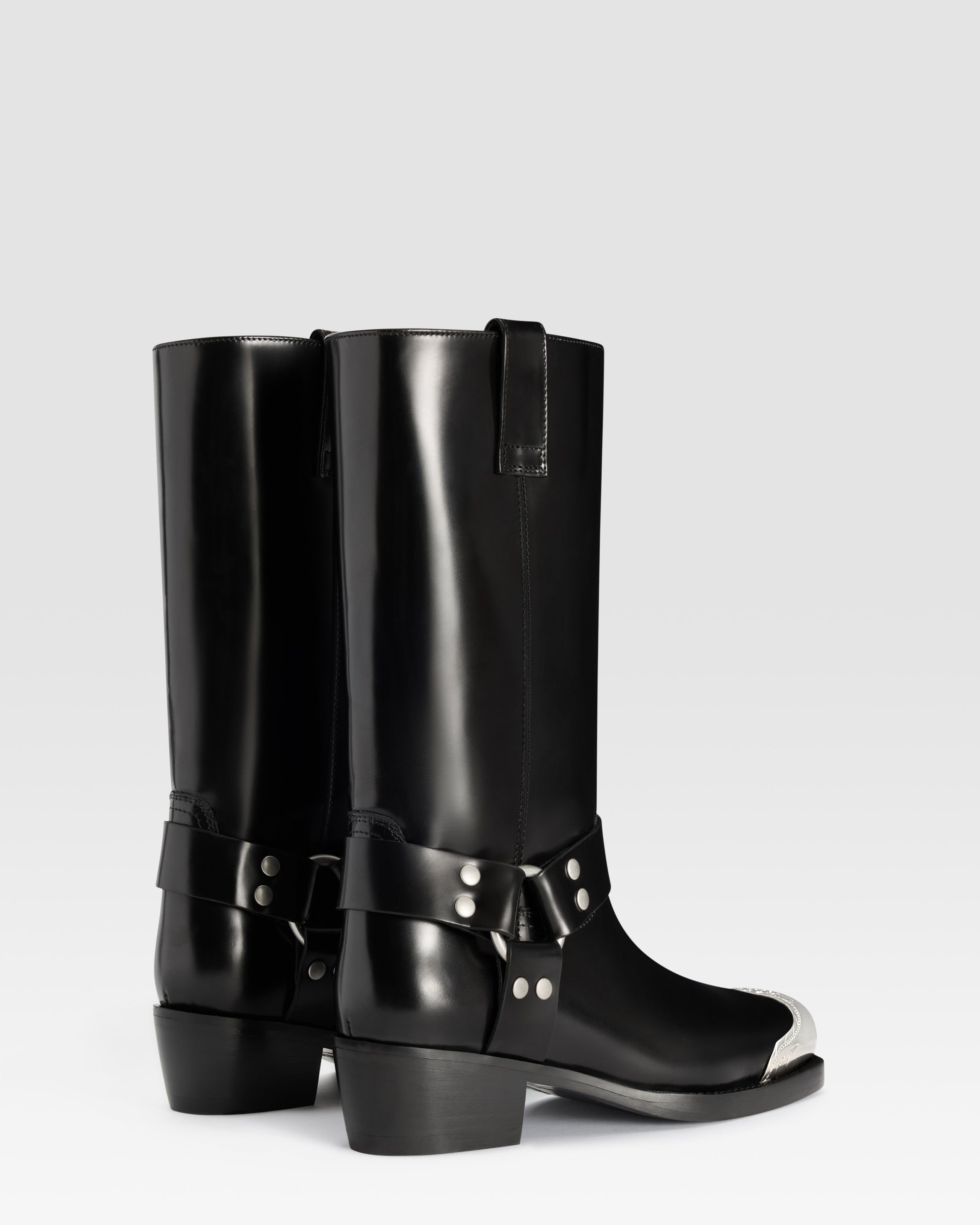 GEBURSTETER LEDERSTIEFEL MIT METALLKAPPE