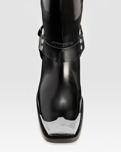 GEBURSTETER LEDERSTIEFEL MIT METALLKAPPE