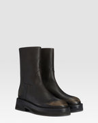 ANKLE BOOT AUS GEBURSTETEM LEDER MIT VINTAGE-EFFEKT