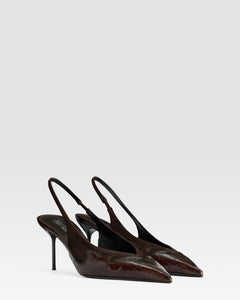 SLINGBACK DE ANTE CON BORDADO CUT-OUT E INCRUSTACIONES DE CORAZON