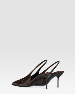 SLINGBACK DE ANTE CON BORDADO CUT-OUT E INCRUSTACIONES DE CORAZON