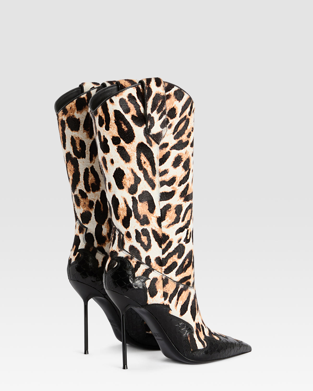 STIVALE IN CAVALLINO LEOPARDATO CON RICAMO CUT-OUT E INTARSI A CUORE