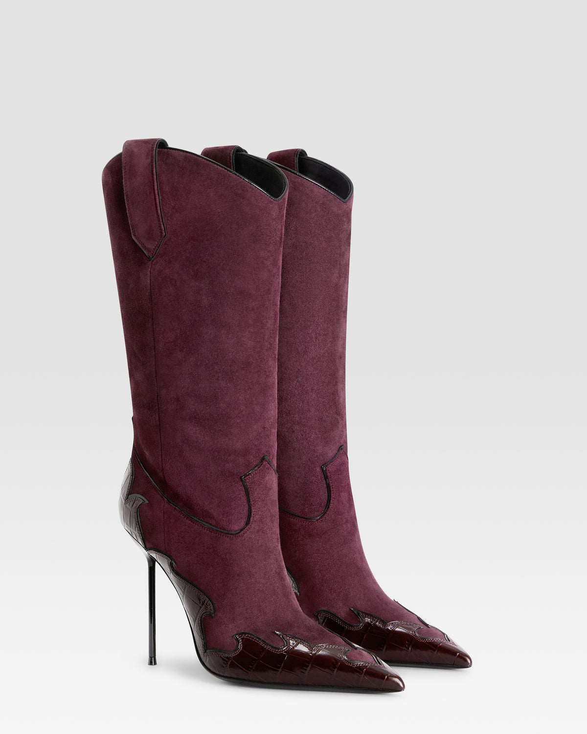 VELOURSLEDERSTIEFEL MIT CUT-OUT-STICKEREI UND HERZ-INLAYS