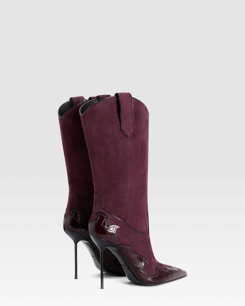 STIVALE IN PELLE SCAMOSCIATA CON RICAMO CUT-OUT E INTARSI A CUORE