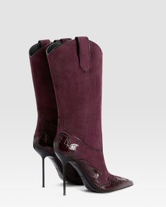 VELOURSLEDERSTIEFEL MIT CUT-OUT-STICKEREI UND HERZ-INLAYS