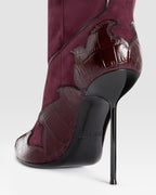 STIVALE IN PELLE SCAMOSCIATA CON RICAMO CUT-OUT E INTARSI A CUORE
