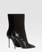 BOTIN DE ANTE CON BORDADO CUT-OUT E INCRUSTACIONES DE CORAZON
