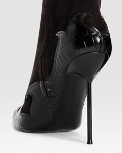 BOTIN DE ANTE CON BORDADO CUT-OUT E INCRUSTACIONES DE CORAZON
