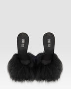 FURRY MULE EN FOURRURE DOUCE ET DETAILS EN CUIR VERNI