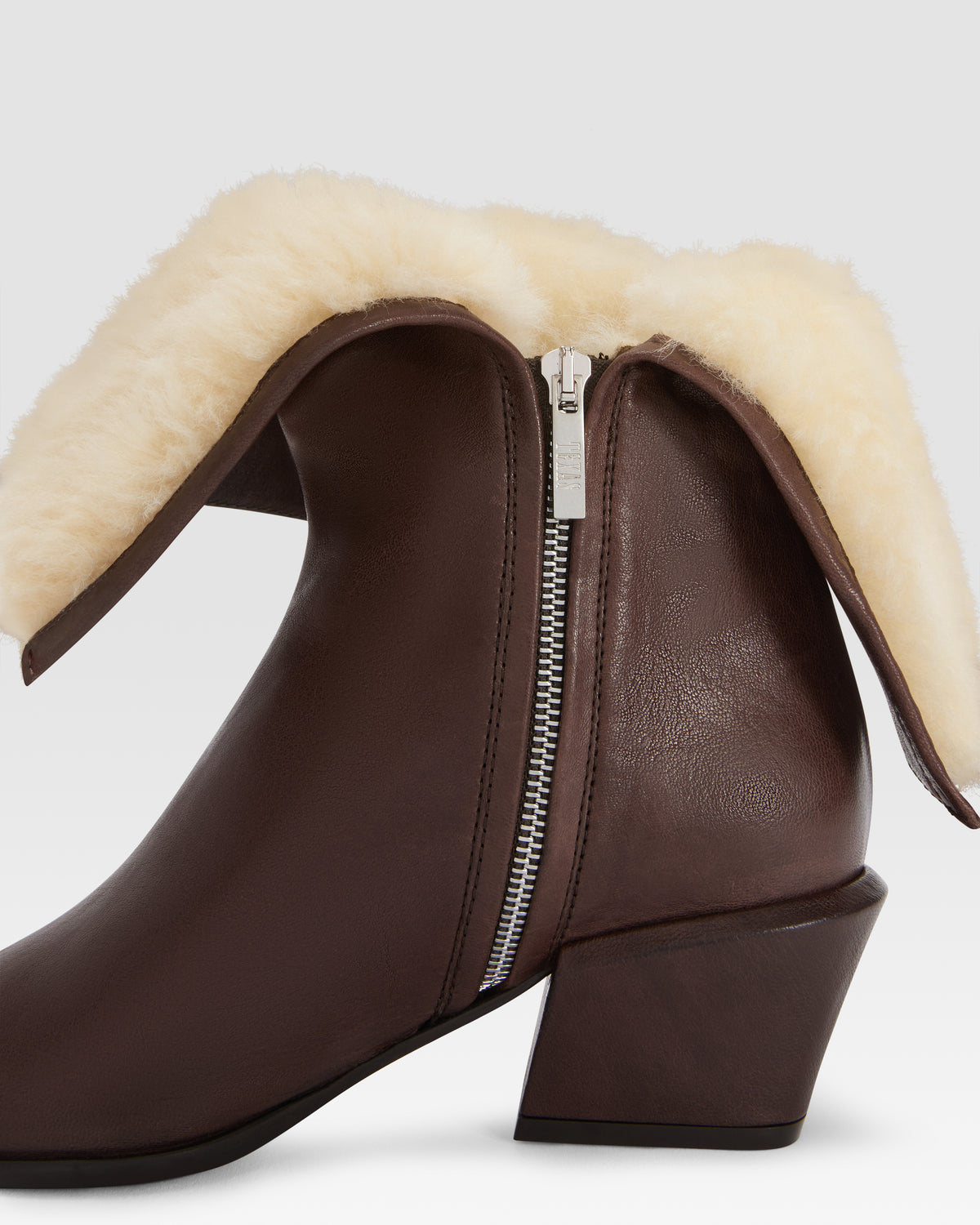 ANKLE BOOT AUS LEDER UND WEICHEM SHEARLING