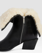 ANKLE BOOT AUS LEDER UND WEICHEM SHEARLING