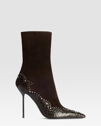 STIVALETTO IN PELLE SCAMOSCIATA CON RICAMO CUT-OUT E INTARSI A CUORE — FONDENTE-DIAMOND