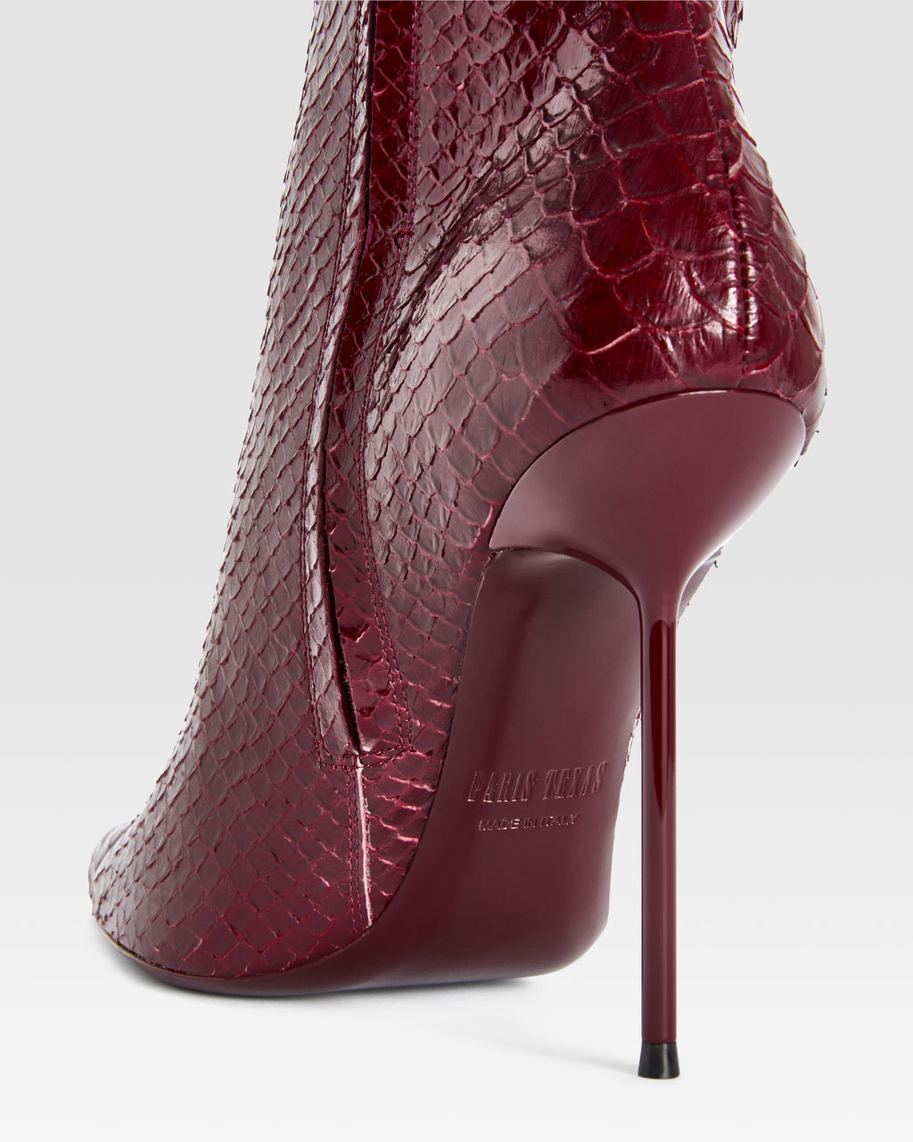 PYTHON-PRINT LEDERSTIEFEL MIT CUT-OUT-EFFEKT