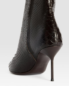 PYTHON-PRINT LEDERSTIEFEL MIT CUT-OUT-EFFEKT