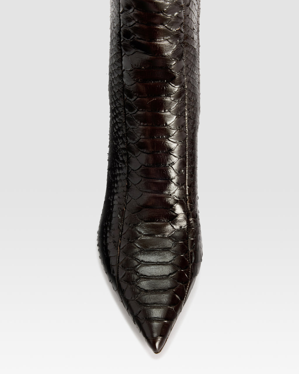 PYTHON-PRINT LEDERSTIEFEL MIT CUT-OUT-EFFEKT