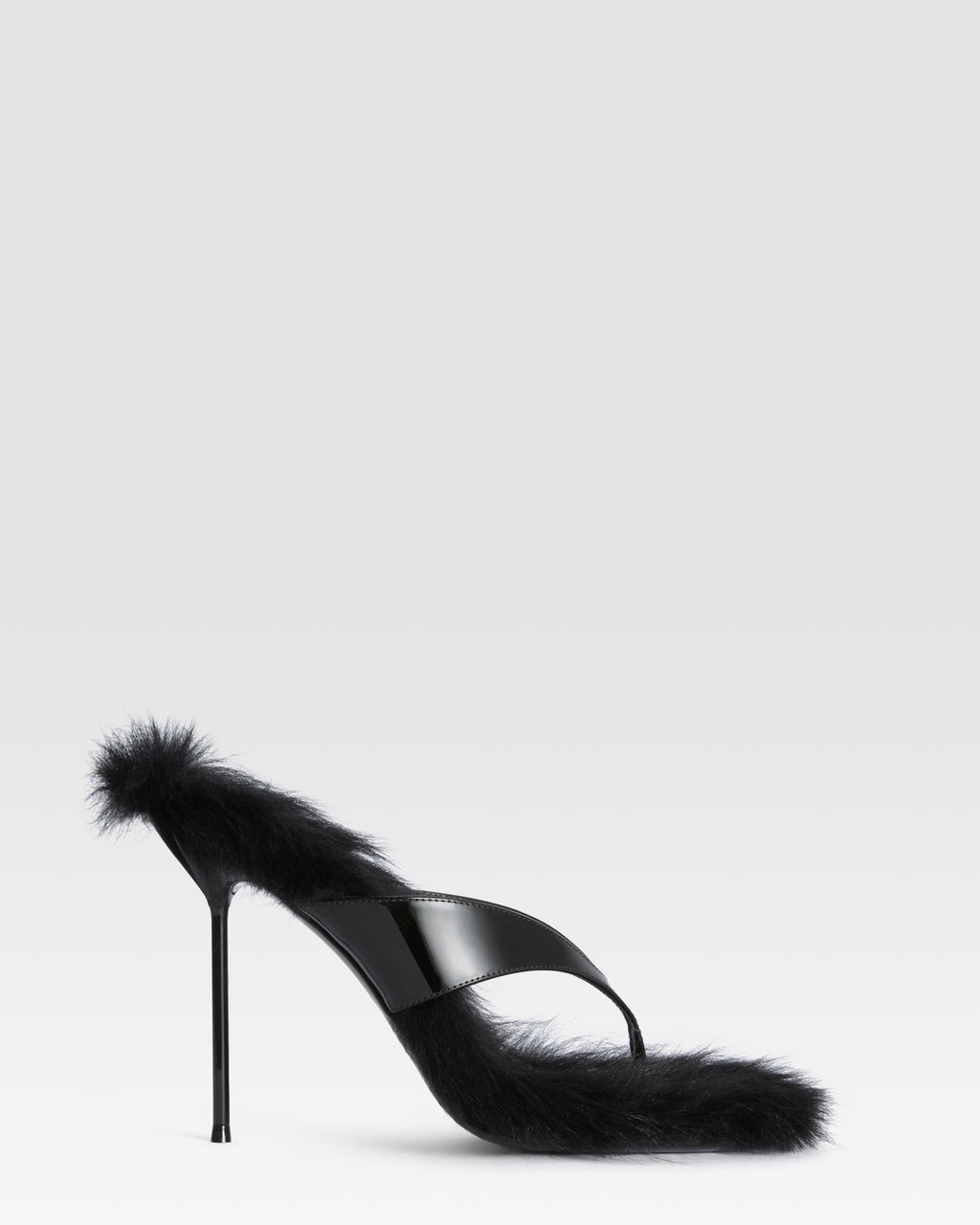 LACKLEDER THONG MULE MIT SHEARLING-INNENSOHLE