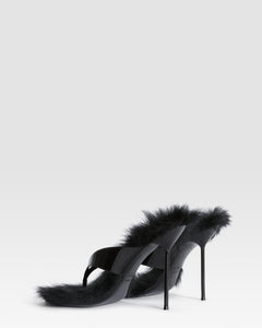 LACKLEDER THONG MULE MIT SHEARLING-INNENSOHLE