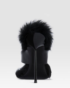 LACKLEDER THONG MULE MIT SHEARLING-INNENSOHLE