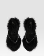 LACKLEDER THONG MULE MIT SHEARLING-INNENSOHLE