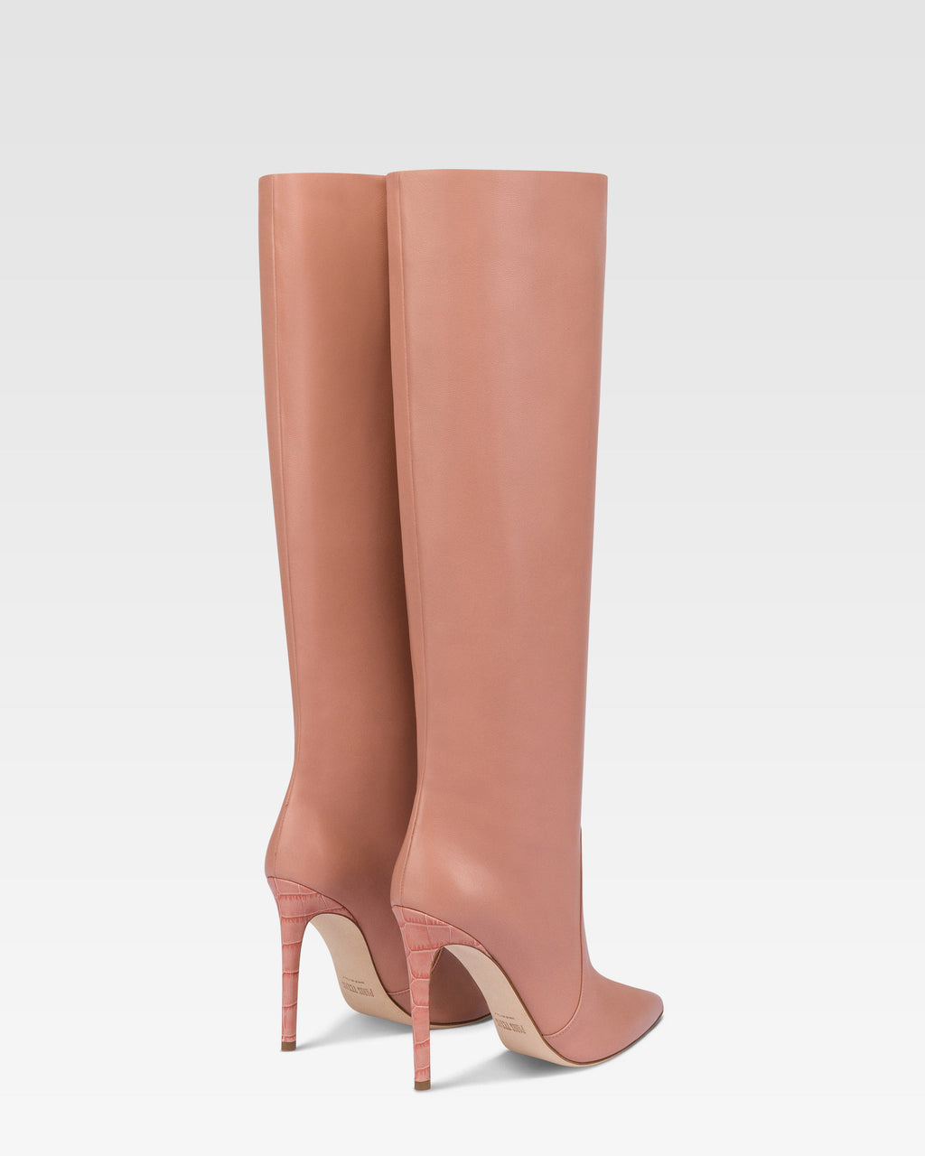 Spitz zulaufende, kniehohe Stiefel aus Glattleder in Texas Pink