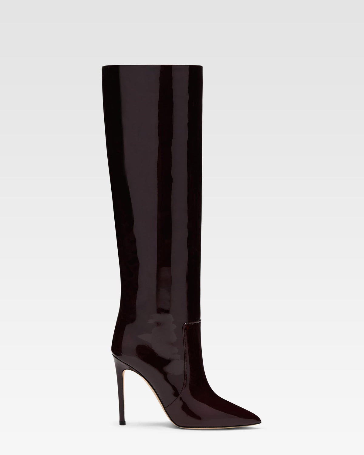 Boots in bordeaux patent
