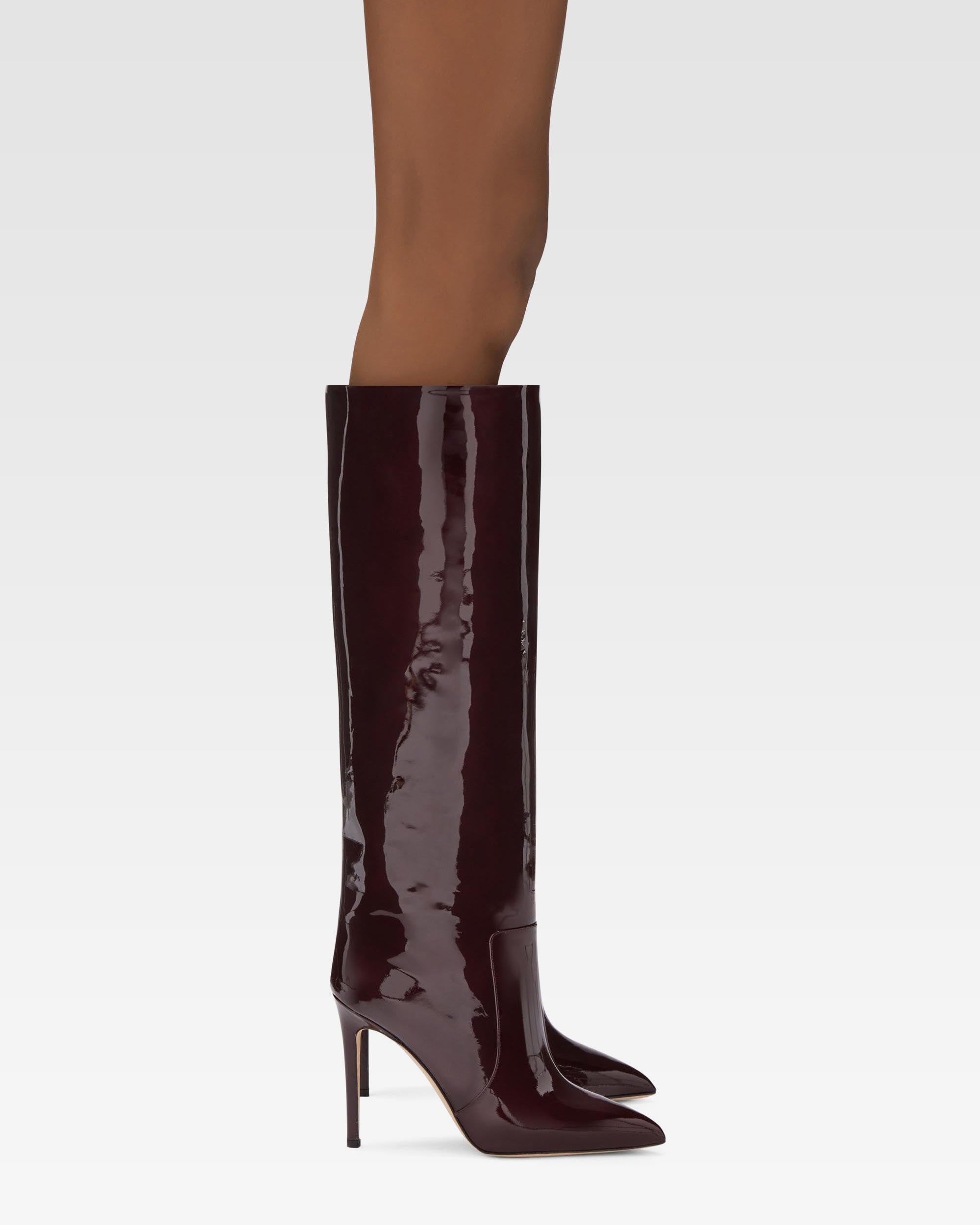 Boots in bordeaux patent