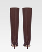 Bottes en cuir rouge sombre