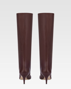 Bottes en cuir rouge sombre