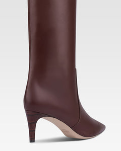 Bottes en cuir rouge sombre