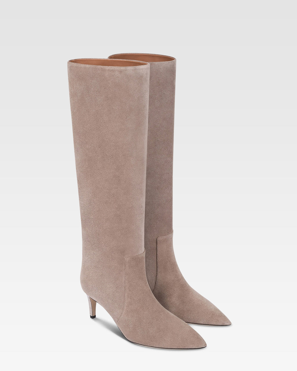 Bottes en cuir de veau suede couleur taupe