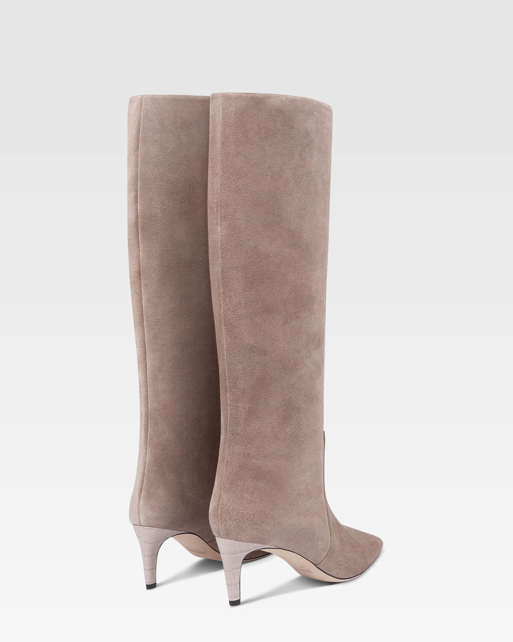 Bottes en cuir de veau suede couleur taupe