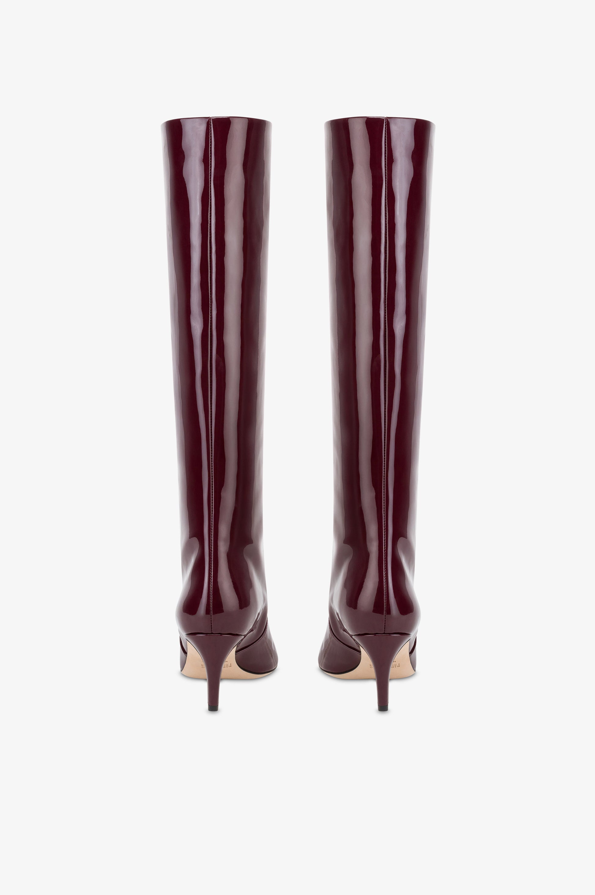 Boots in rouge noir patent leather.