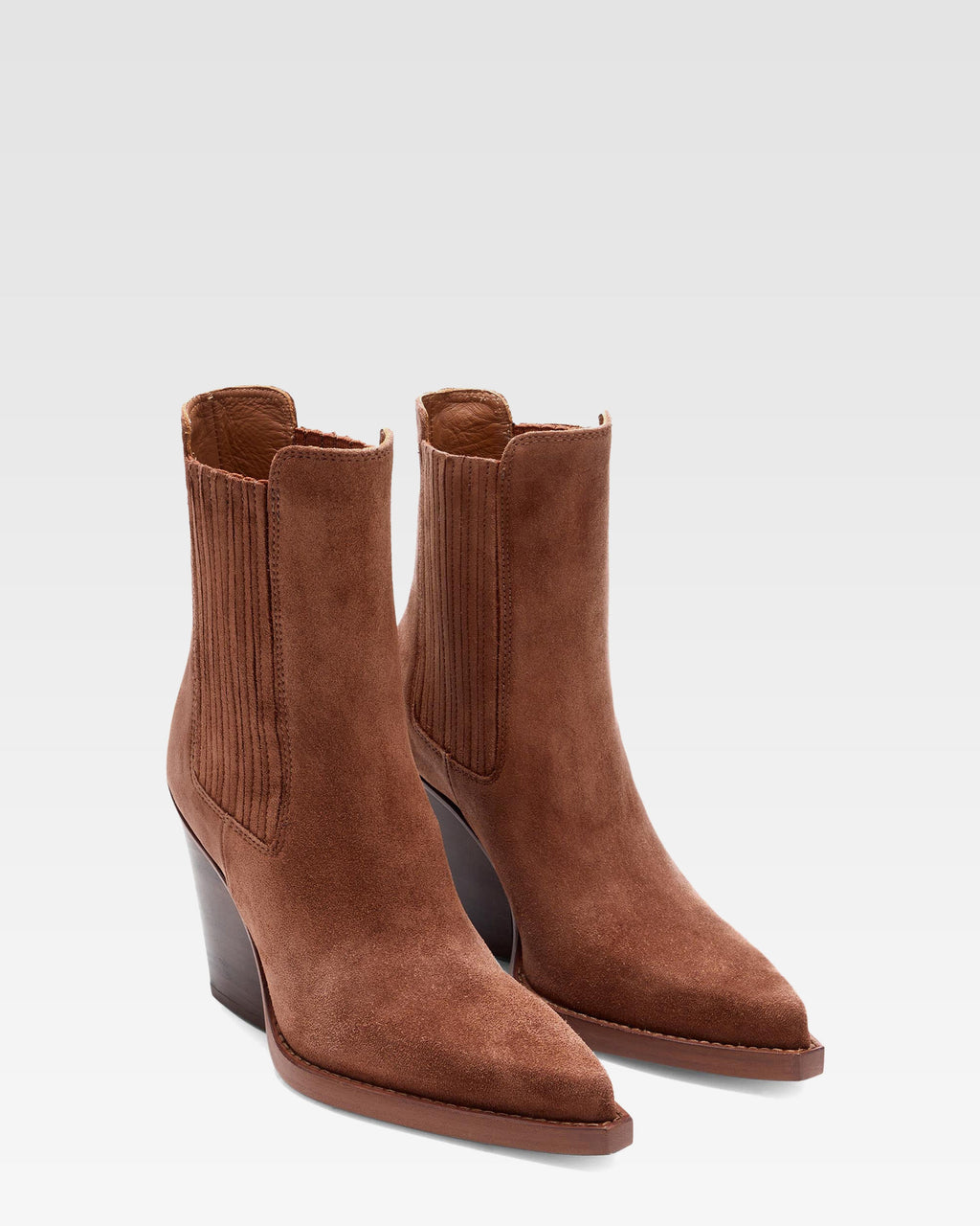 Botines en ante de piel de becerro marr'on ca~n'on