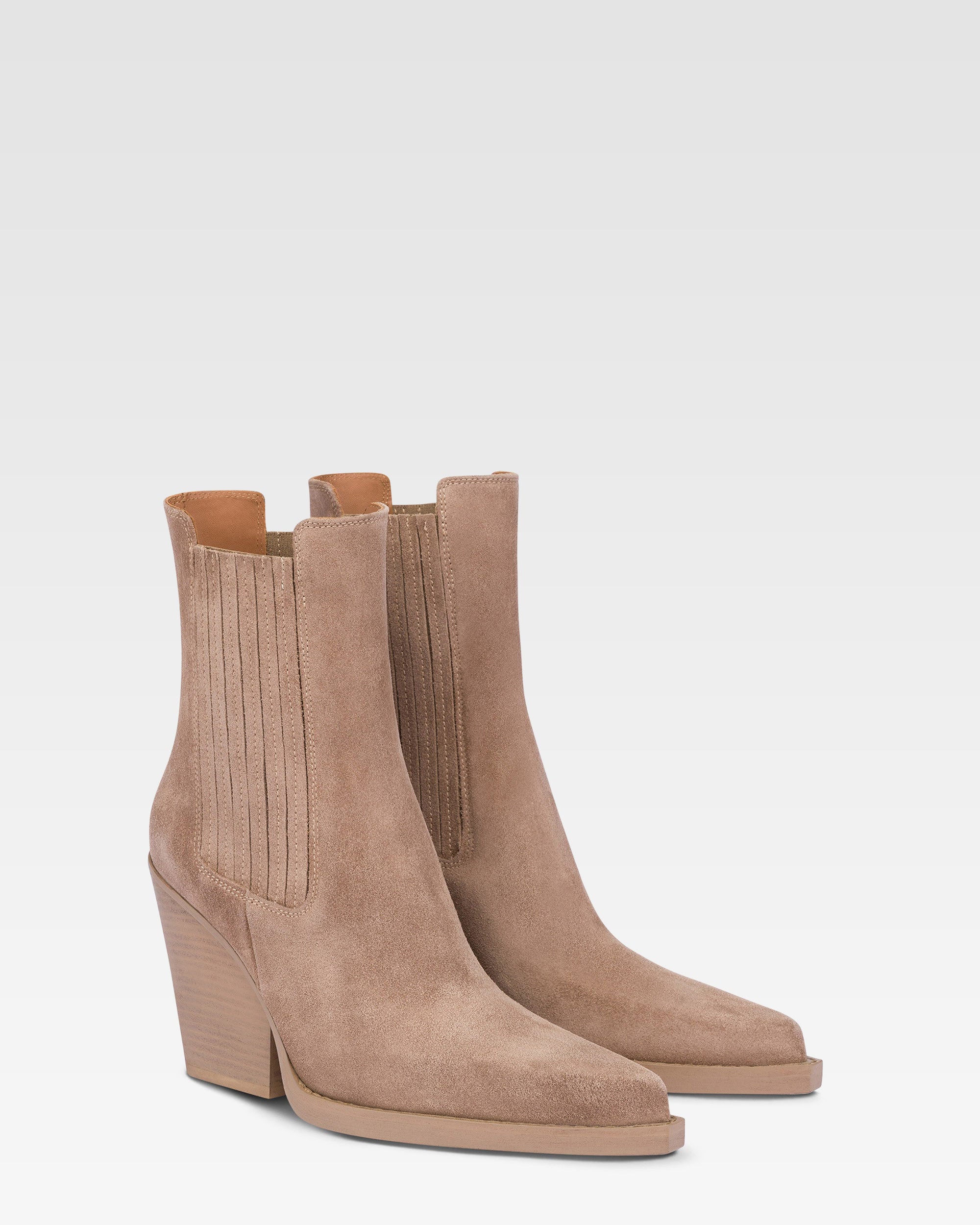 Botines con puntera cuadrada de ante color gris