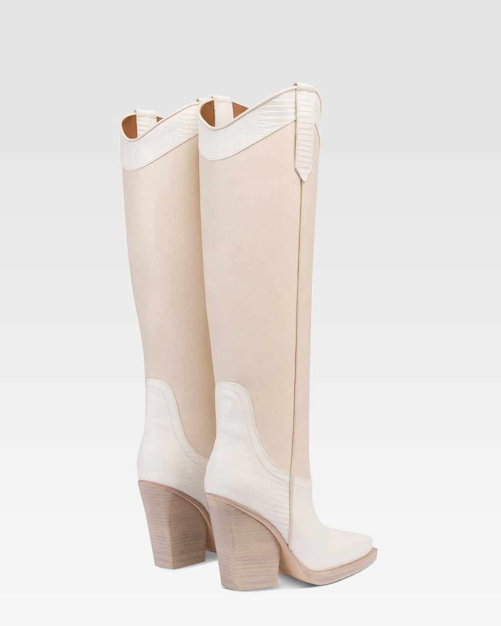 Botas en cuero blanco y con estampado de lagarto