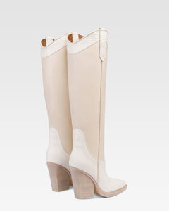 Botas en cuero blanco y con estampado de lagarto