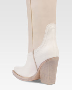 Botas en cuero blanco y con estampado de lagarto