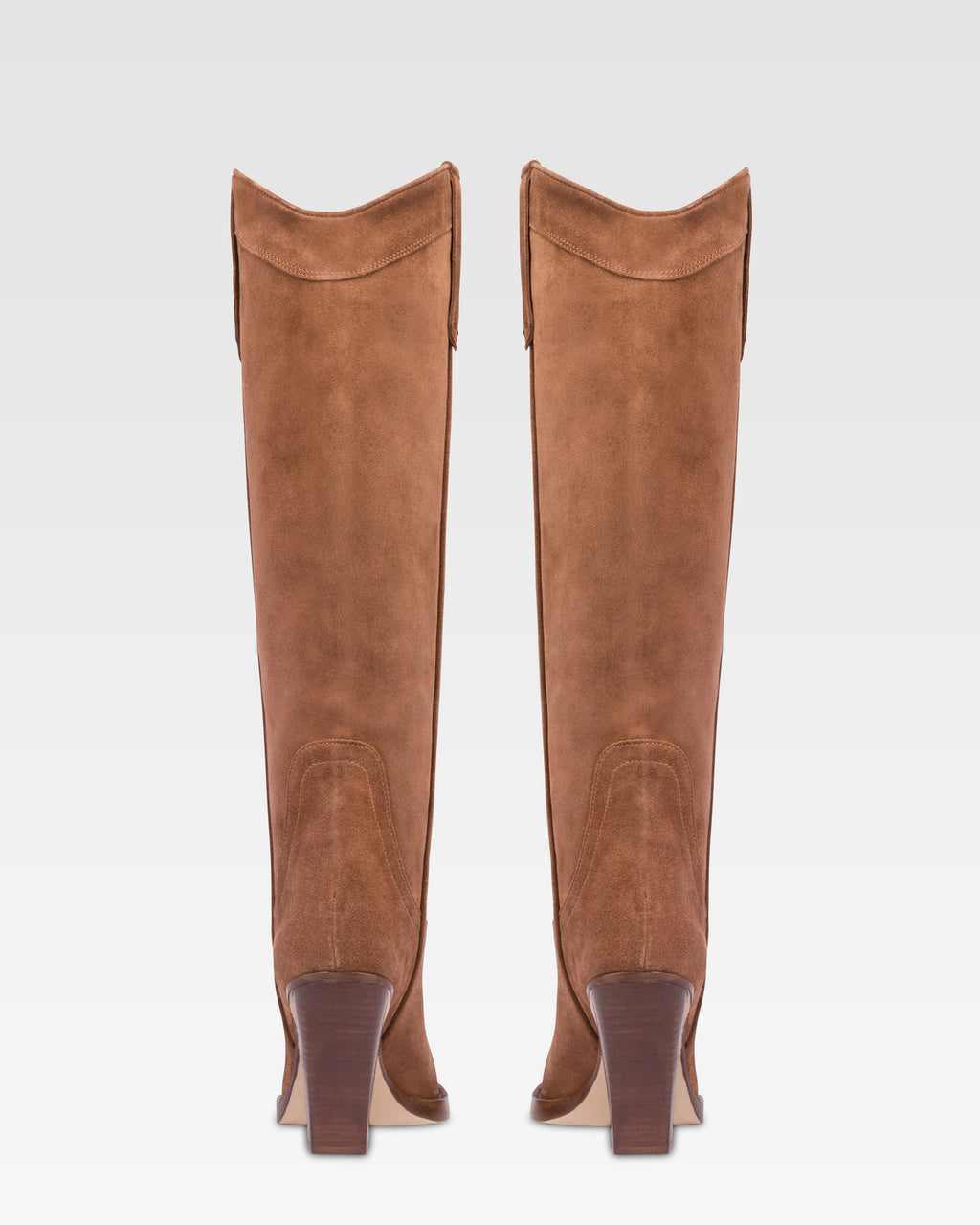 Botas hasta la rodilla de punta fina en piel lisa color marron oscuro