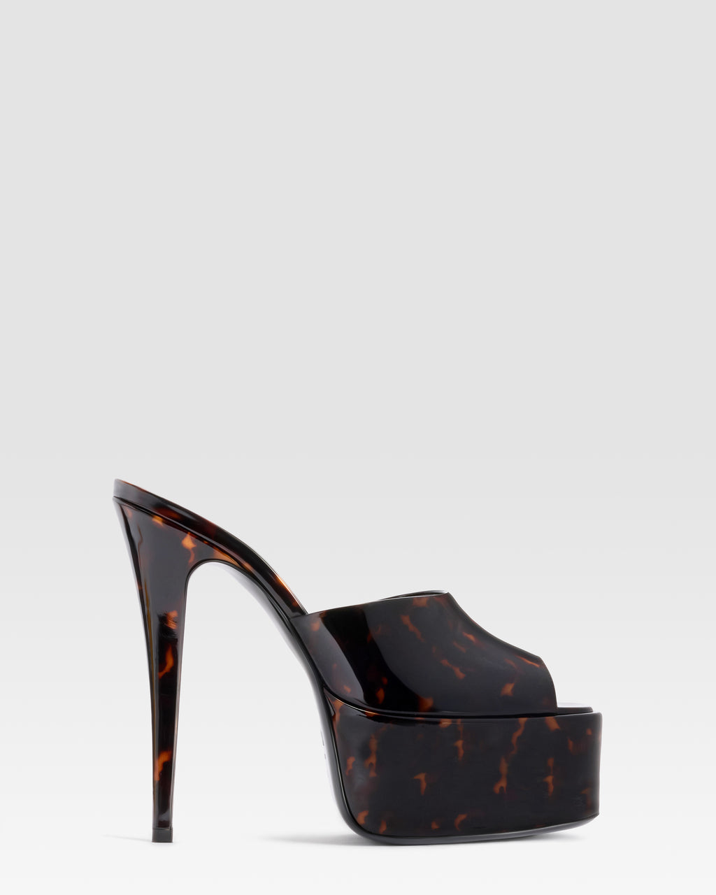 LACKLEDER PLATFORM MULE IN SCHILDPATT-OPTIK
