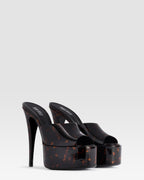 LACKLEDER PLATFORM MULE IN SCHILDPATT-OPTIK