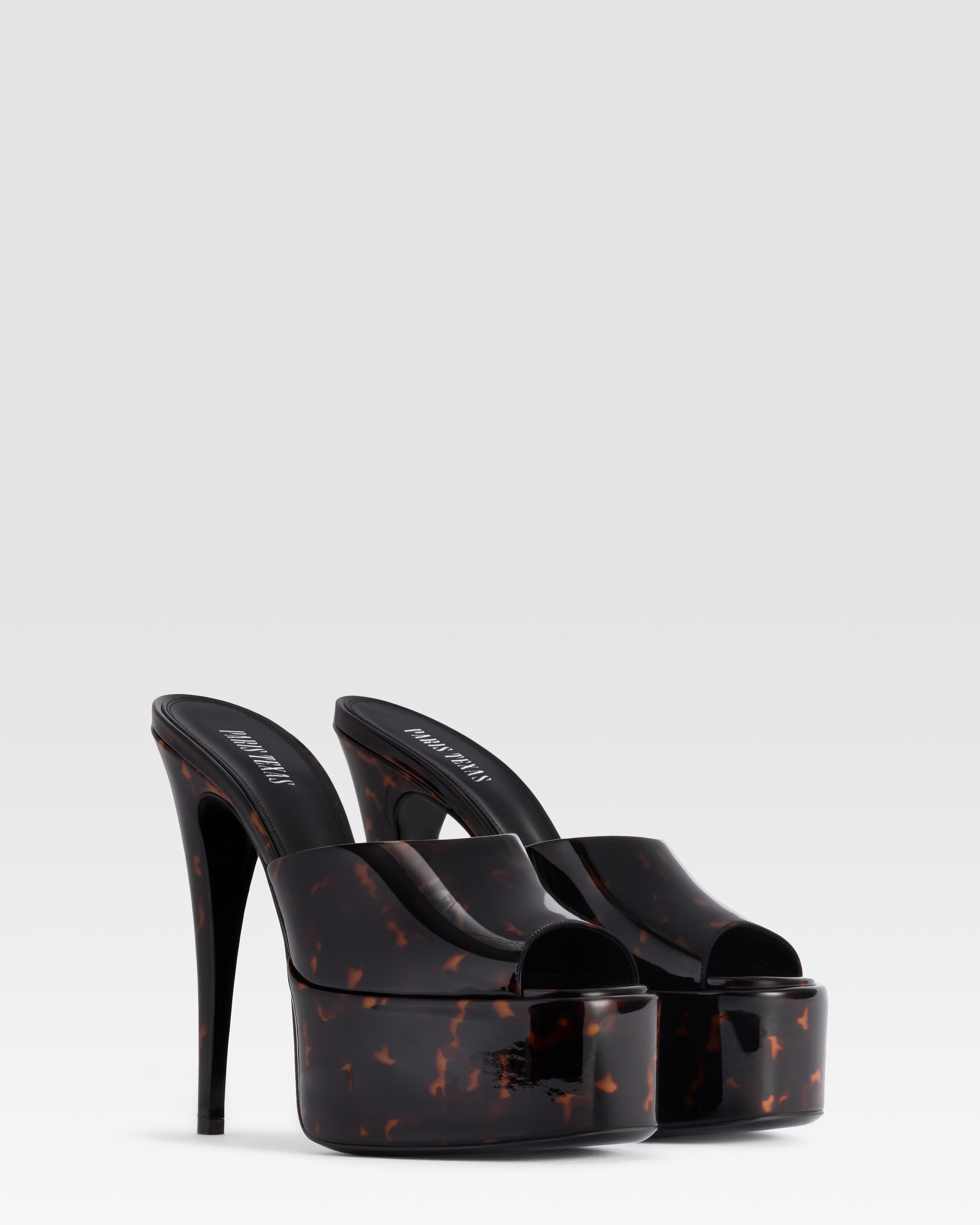 LACKLEDER PLATFORM MULE IN SCHILDPATT-OPTIK
