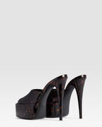 LACKLEDER PLATFORM MULE IN SCHILDPATT-OPTIK