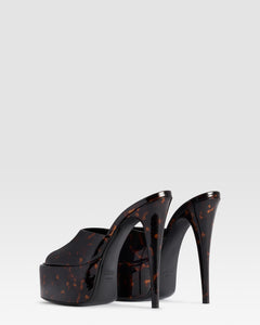 LACKLEDER PLATFORM MULE IN SCHILDPATT-OPTIK