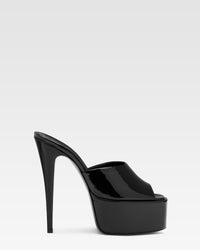 Schwarze Lackleder-Mules mit Plateausohle — Schwarz