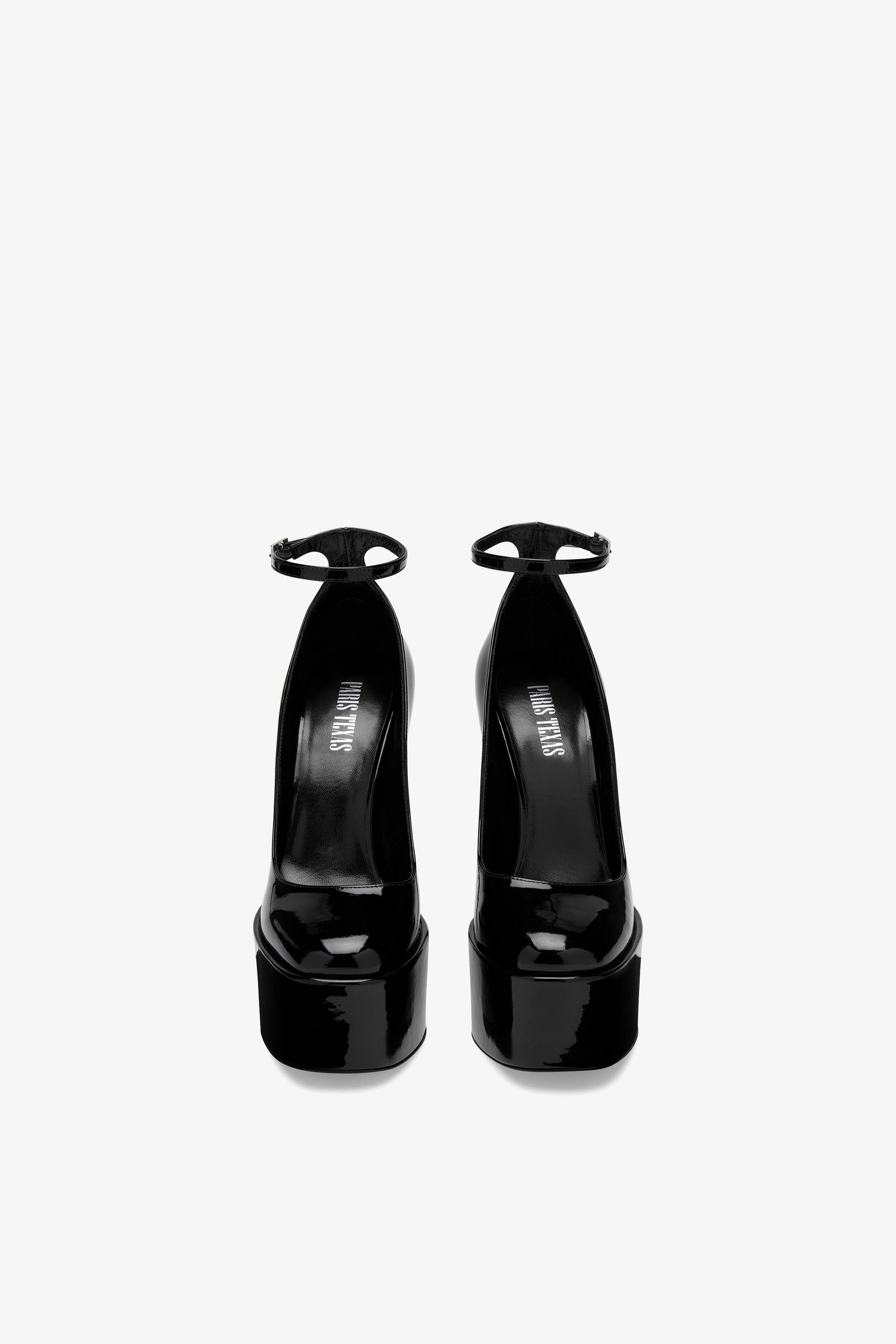 Zapatos de sal'on con plataforma de charol negro