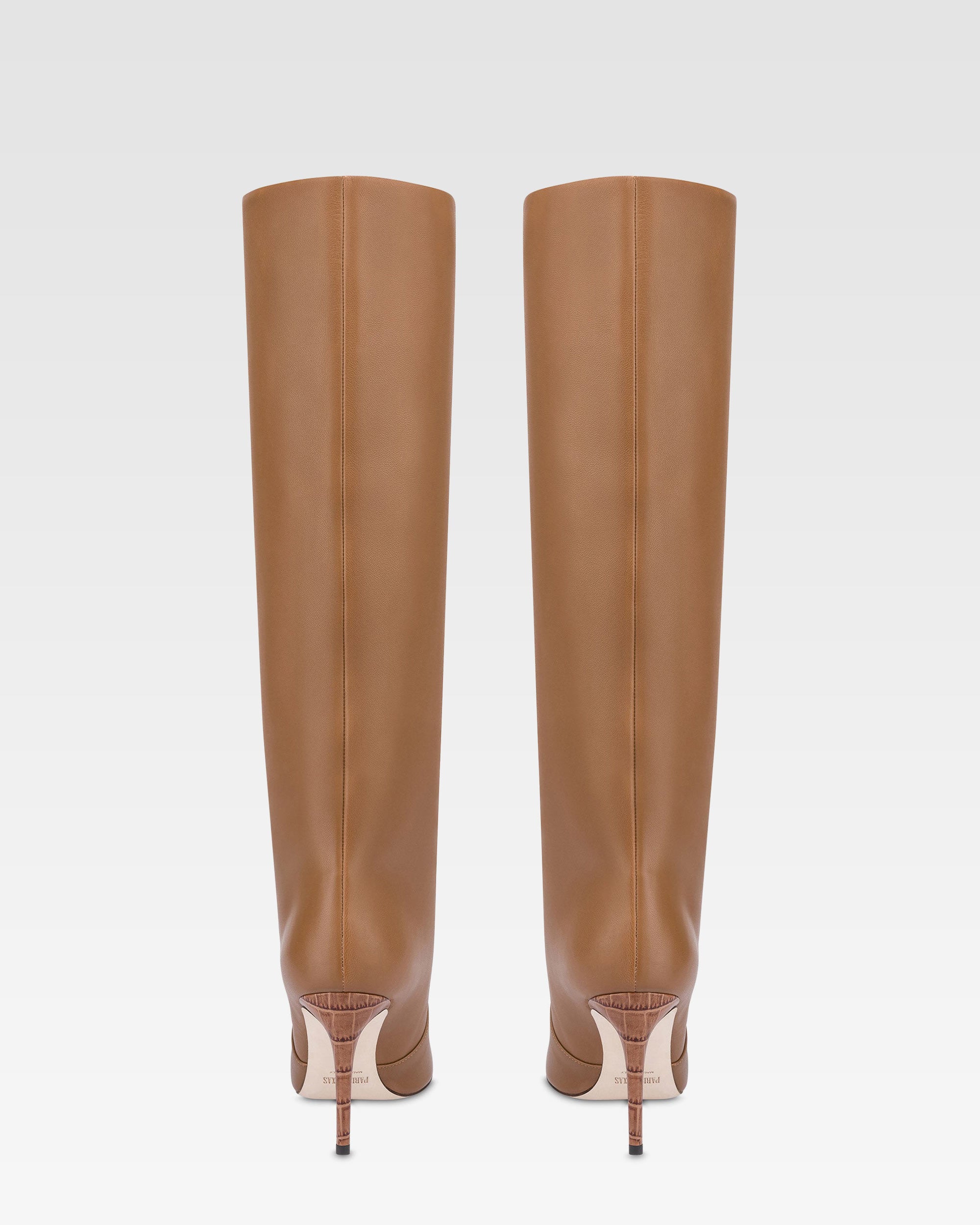 Boots in pecan calf leather